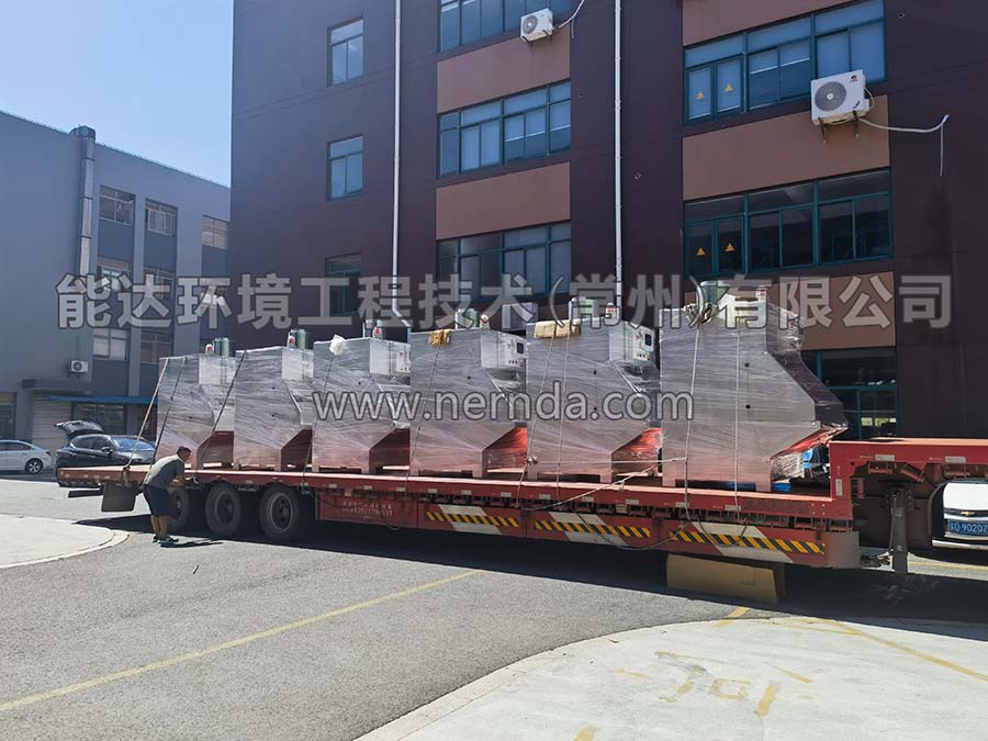 防爆湿式除尘工作台装车发货照1 防爆湿式除尘工作台装车发货照1